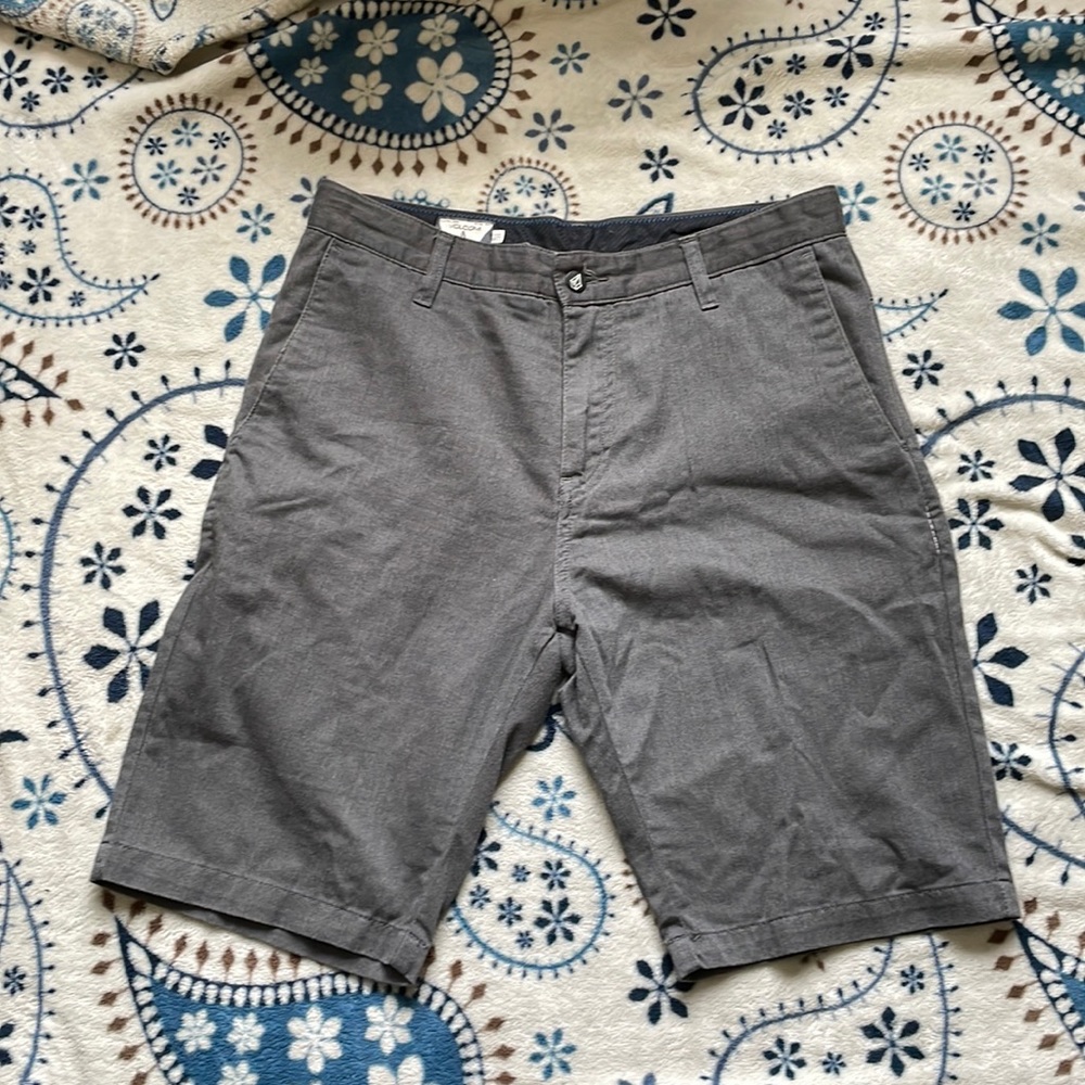 Volcom gray shorts